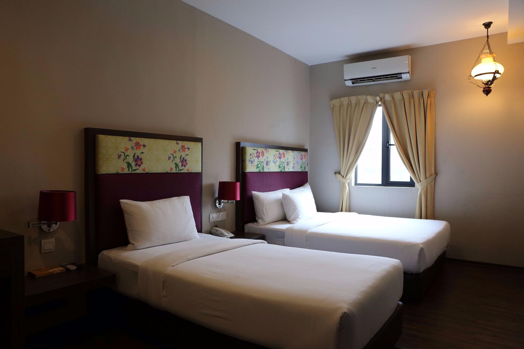 The Grand Jade Hotel 2*