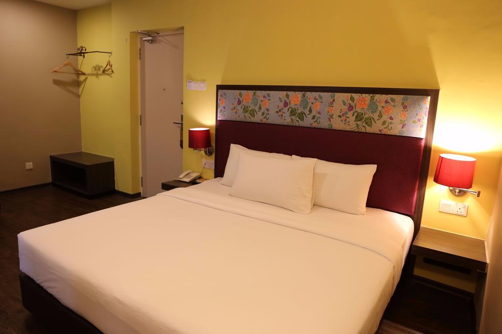 The Grand Jade Hotel