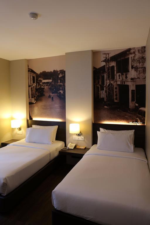 The Grand Jade Hotel