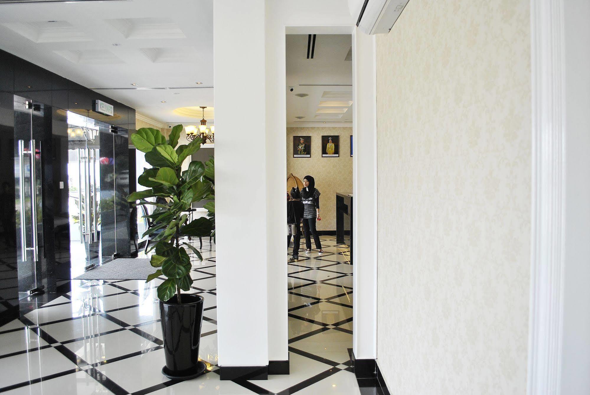 The Grand Jade Hotel
